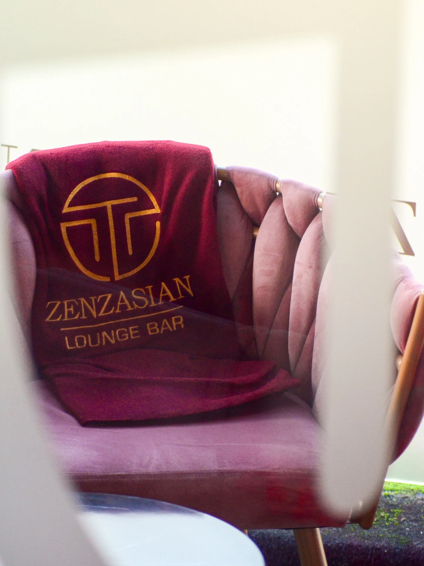 Das Original-Logo auf den Lounge-Decken